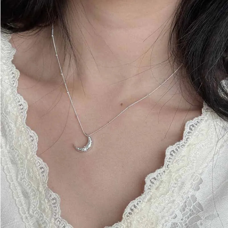 Colar com Pingente de Lua